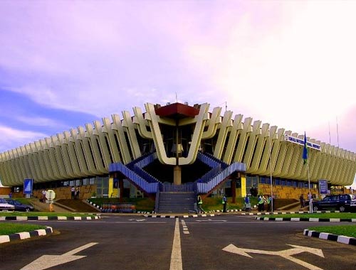 Kigali airport road access and nearby neighborhood